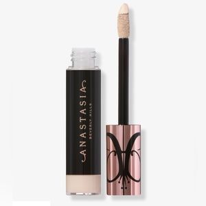 Magic Touch Concealer Anastasia Beverly Hills
4 fair-light w pink undertones